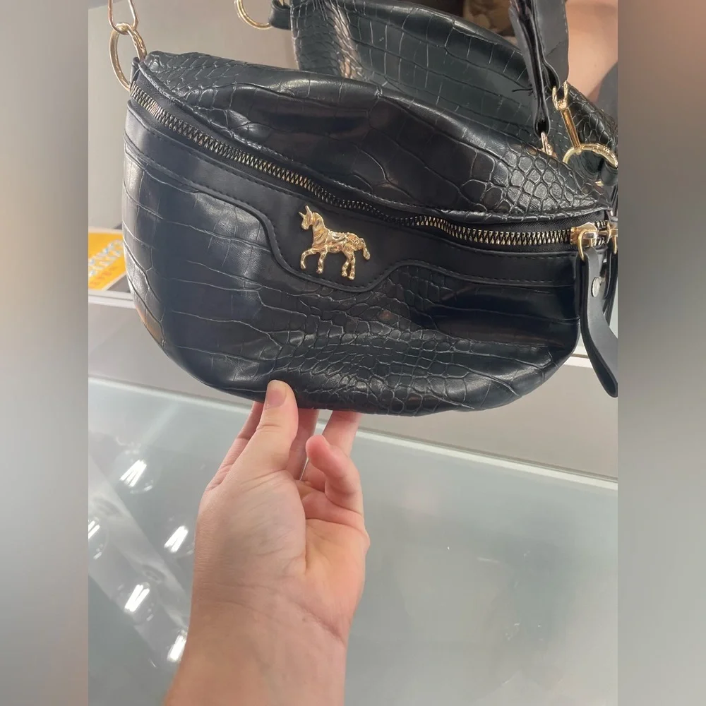 SHEIN black cross body - Picture 3 of 3